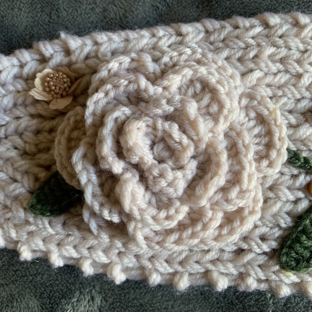 Chunky Flower and Gem Tie Headwrap​ - Picture 5 of 5